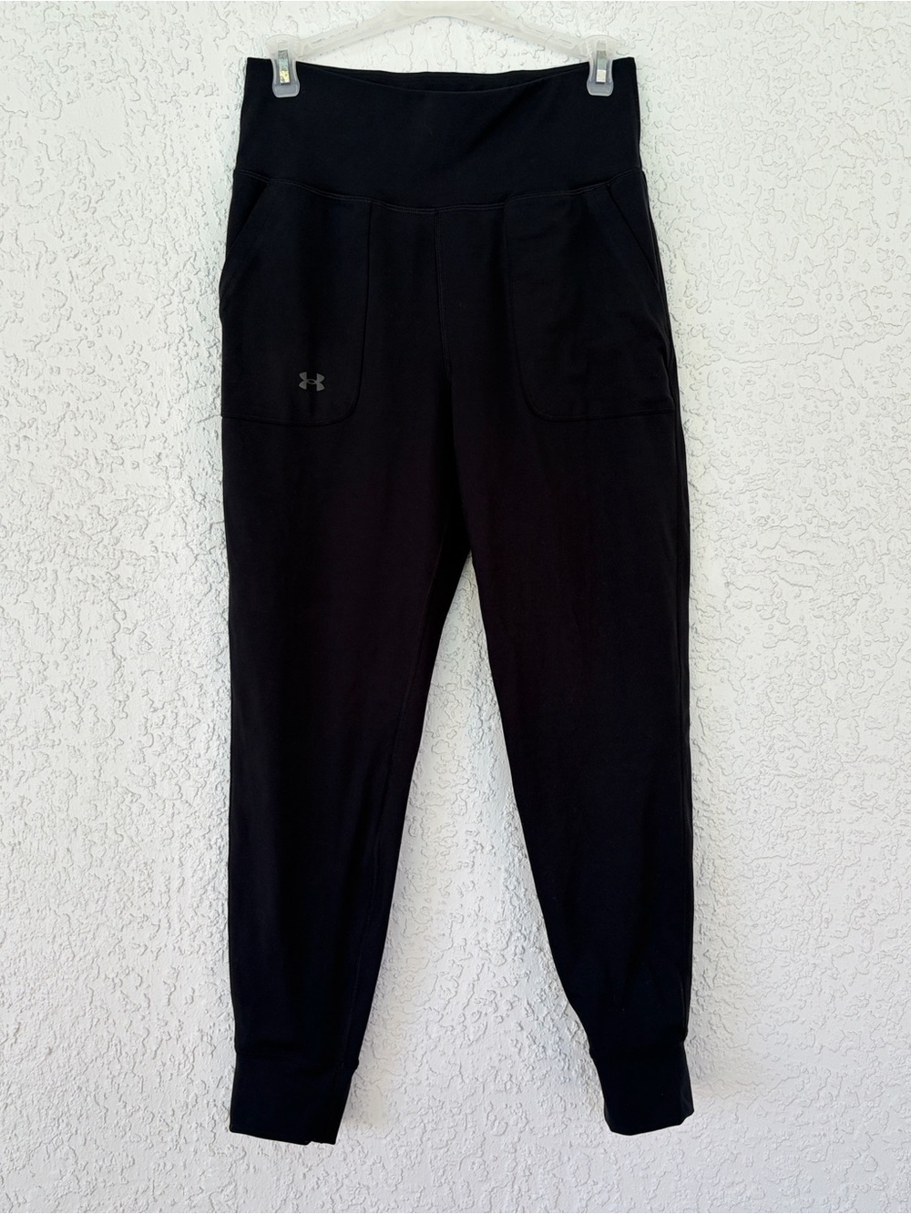 Under Armour Black Jogger Sweatpants with Front Pockets size M